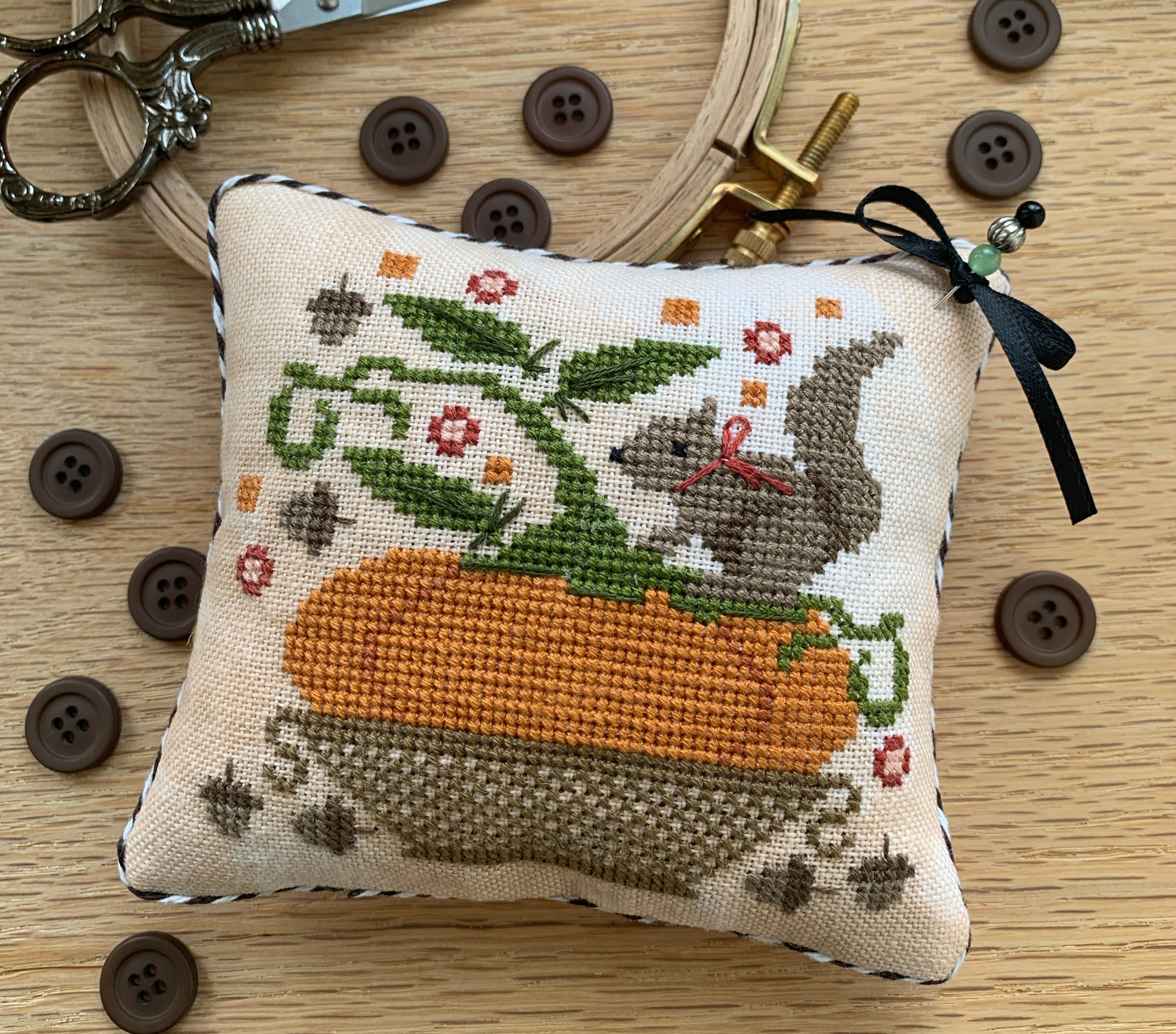 PRE-ORDER Stitches by Ethel - Pumpkin Basket Pinkeep